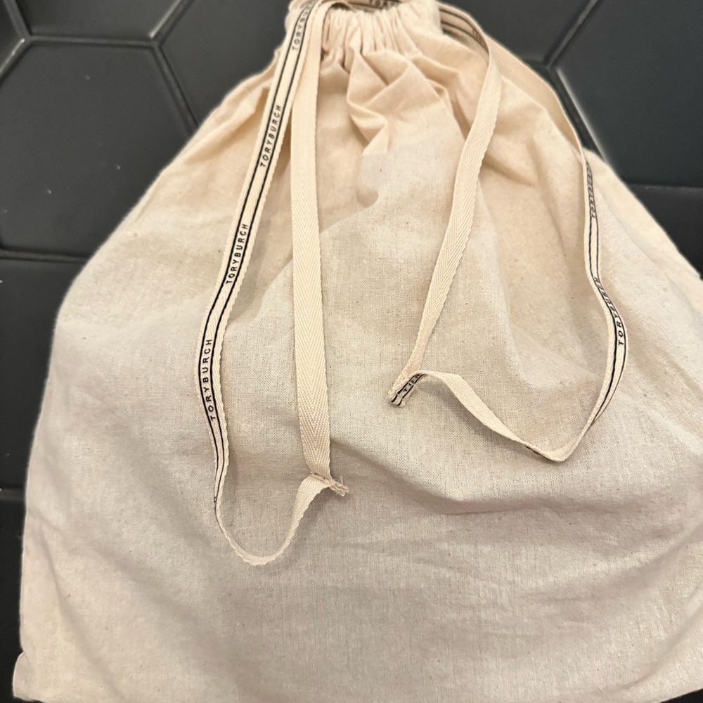 PUC Tory Burch Belt Bag!!
